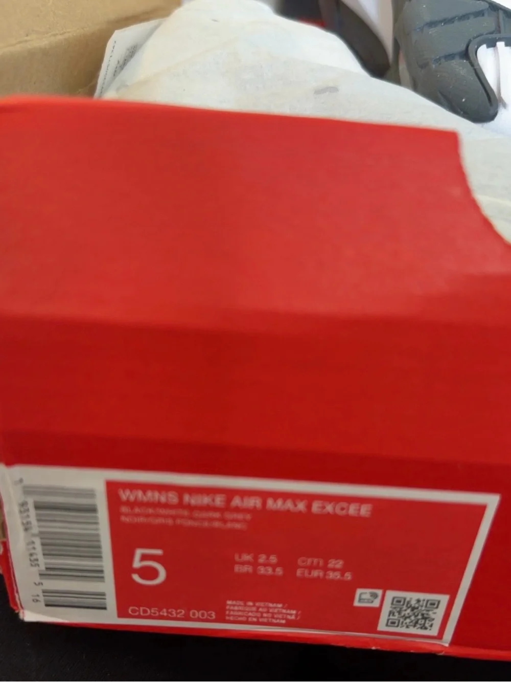 Nike women’s ' Black & White Air Max Sneakers